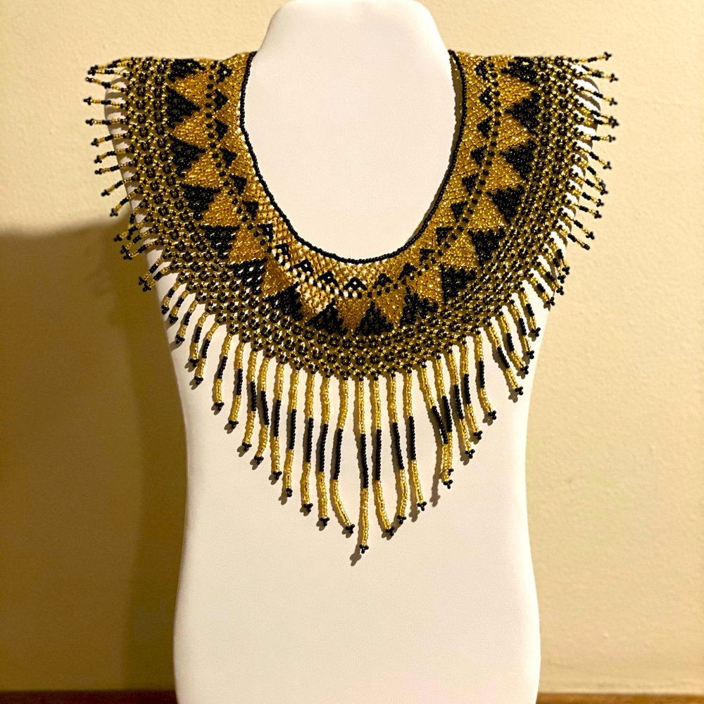 Huichol necklace! 🖤